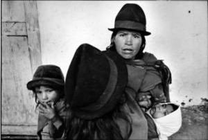 Maternità della Cordigliera delle Ande del Chimborazo. Ecuador 2002. Danilo De Marco
